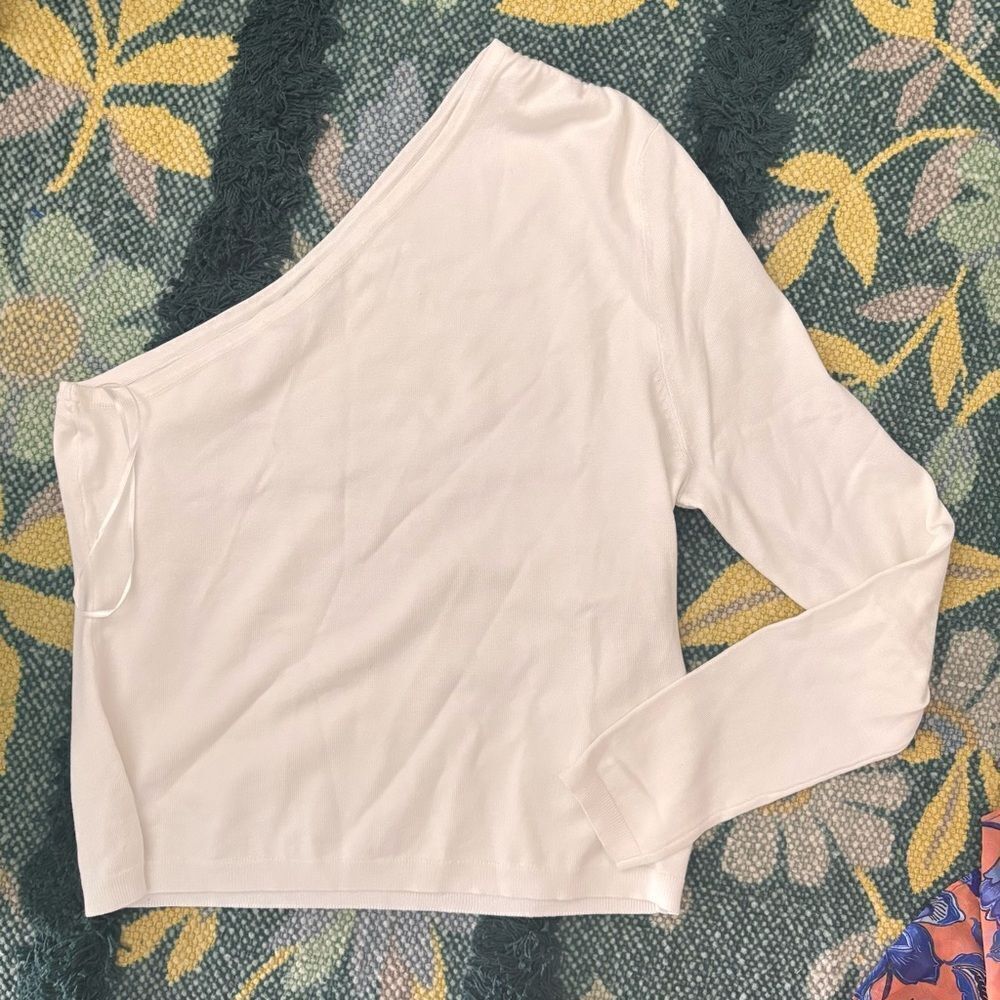 525 Ruched One shoulder sweater cream/white Medium